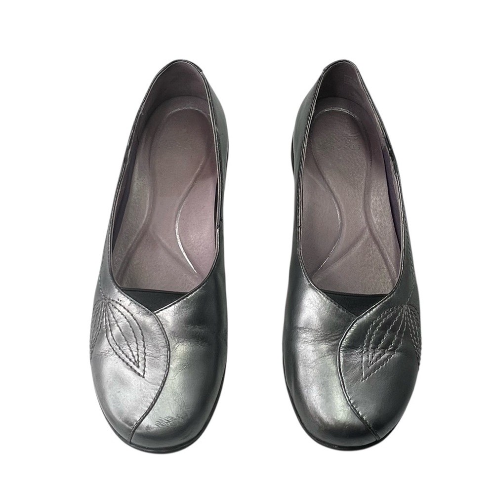 Dansko Mindy Embroidered Floral Leather Wedge Loafers 39 Metallic Grey Comfort - Picture 8 of 15